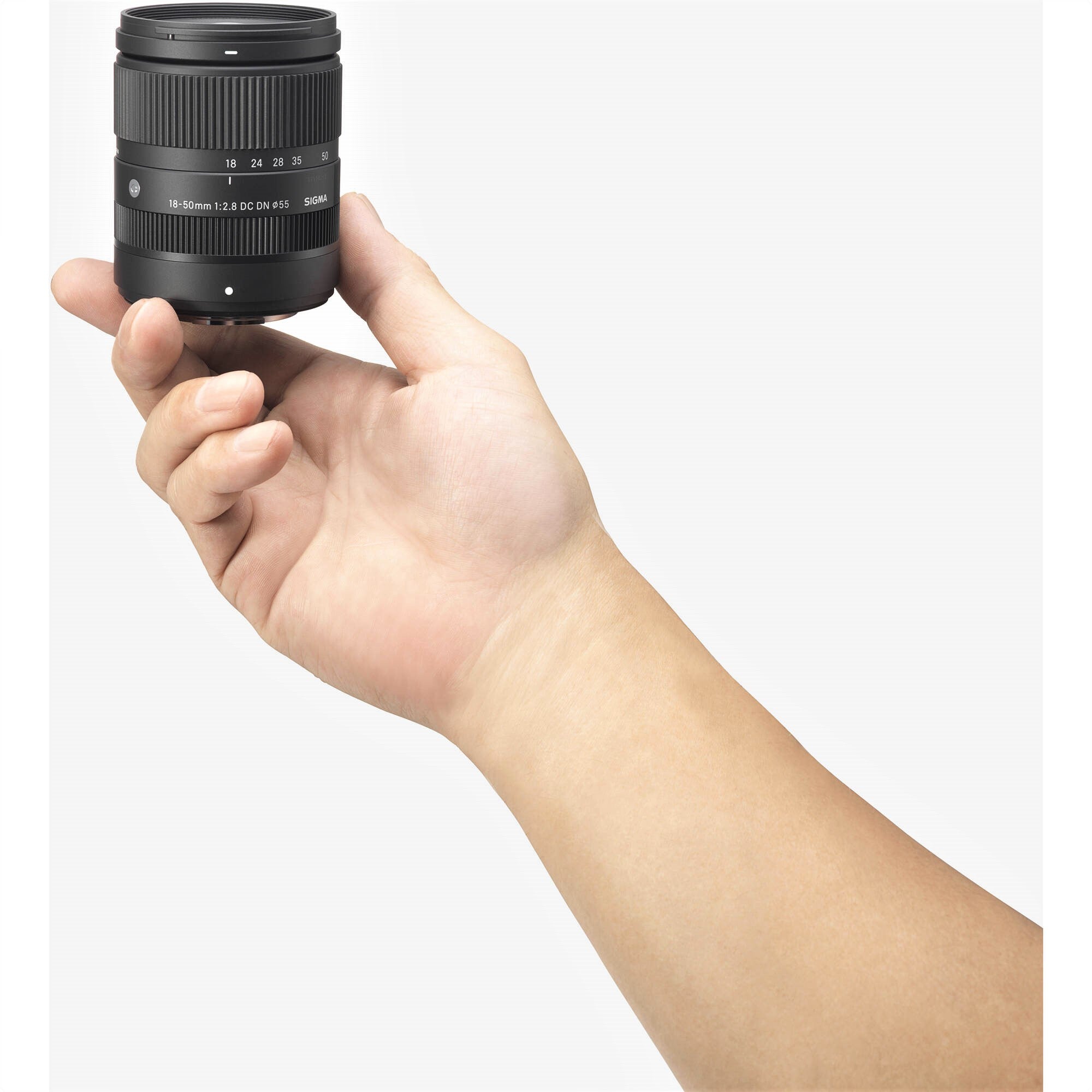Sigma 18-50mm f/2.8 DC DN Contemporary Lens (FUJIFILM X)
